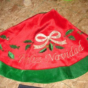 beautiful tree skirt FELIZ NAVIDAD